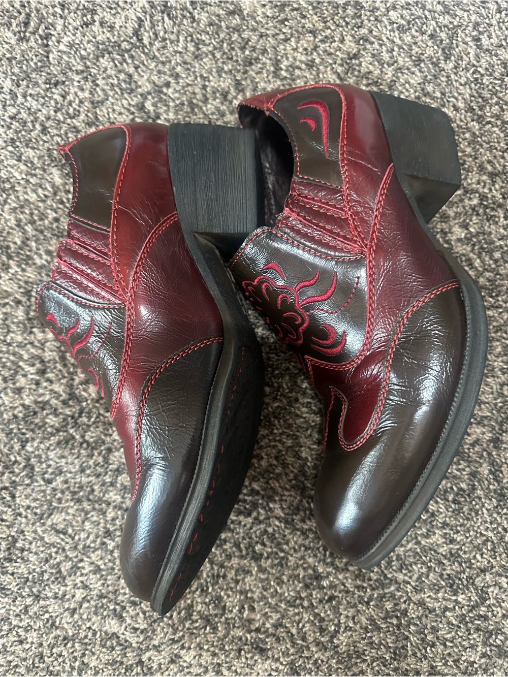 Women’s Born Amibeth Leather in Dark Brown/ Burgundy size 8, Western Ankle Boots - Picture 3 of 6